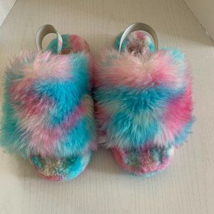 UGG Fluffy Slide Slipper size 6